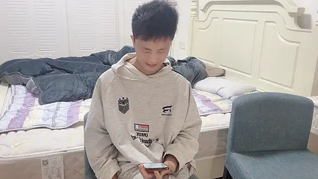 Snapshot of hexiangzb chatting on December 2025 11:48:02 AM hexiangzb online show from December 2025 11:48:02 AM