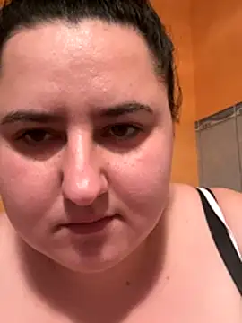 Snapshot of LOVE_LIEBE chatting on December 2025 04:35:02 PM LOVE LIEBE online show from December 2025 04:35:02 PM