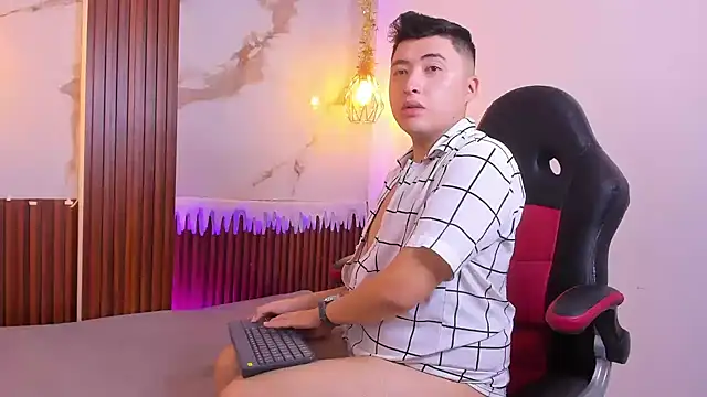 BrunoVega1 online show from December 2025 01:18:01 PM