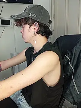 mathias crimson online show from December 2025 01:18:01 PM