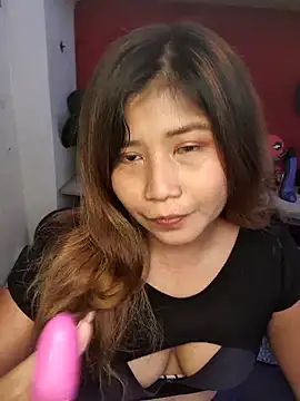 Snapshot of Michelle_Ju17 chatting on December 2025 07:42:01 PM Michelle Ju17 online show from December 2025 07:42:01 PM