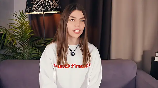 Snapshot of NeidaGowing chatting on December 2025 08:54:01 AM NeidaGowing online show from December 2025 08:54:01 AM