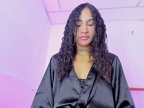 lyanablucs1 online show from December 2025 12:45:01 PM