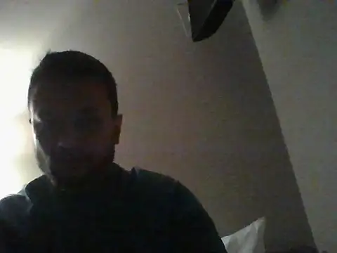 Snapshot of Mryoungstud chatting on December 2025 08:05:01 PM Mryoungstud online show from December 2025 08:05:01 PM