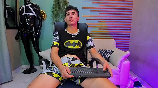 alejo gray  online show from December 2025 02:36:02 PM