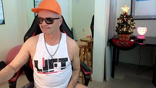 hotdadbod online show from December 2024 09:08:02 PM