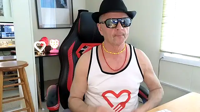 hotdadbod online show from February 2025 09:37:01 PM