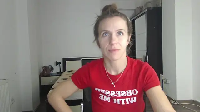 Snapshot of DedeSibel chatting on December 2024 10:26:02 AM DedeSibel online show from December 2024 10:26:02 AM