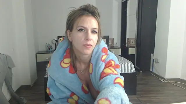 Snapshot of DedeSibel chatting on January 2025 09:47:01 PM DedeSibel online show from January 2025 09:47:01 PM
