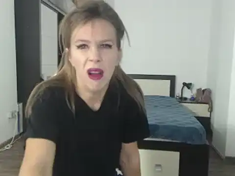 Snapshot of DedeSibel chatting on February 2025 10:38:02 AM DedeSibel online show from February 2025 10:38:02 AM