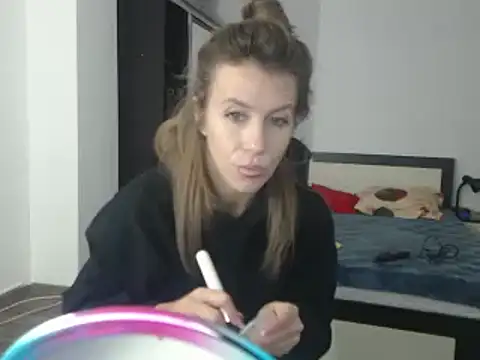 Snapshot of DedeSibel chatting on February 2025 08:49:02 AM DedeSibel online show from February 2025 08:49:02 AM
