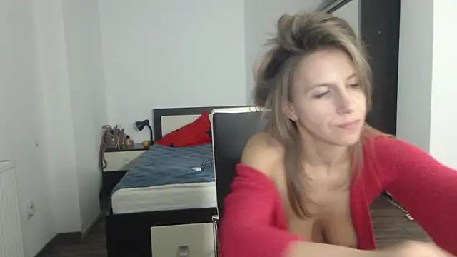 Snapshot of DedeSibel chatting on February 2025 03:59:02 PM DedeSibel online show from February 2025 03:59:02 PM