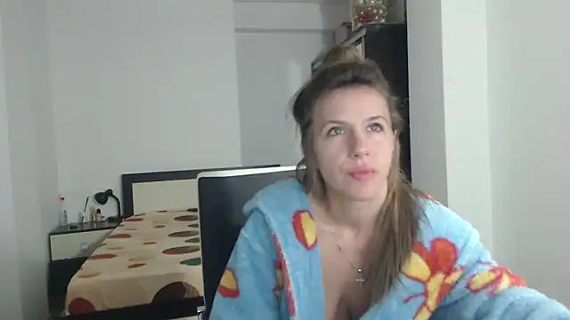 Snapshot of DedeSibel chatting on March 2025 06:58:02 AM DedeSibel online show from March 2025 06:58:02 AM