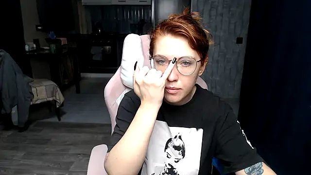 Reginasmilee online show from October 2025 02:01:02 AM