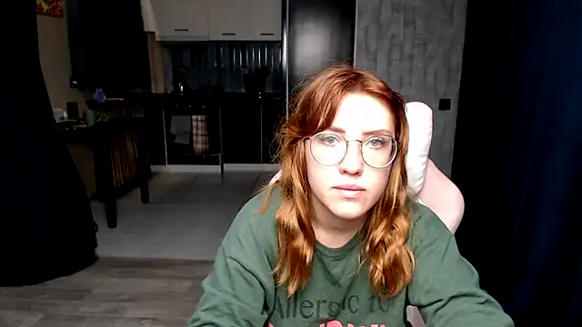 Reginasmilee online show from October 2025 11:29:02 PM