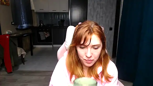 Reginasmilee online show from October 2025 12:31:01 PM