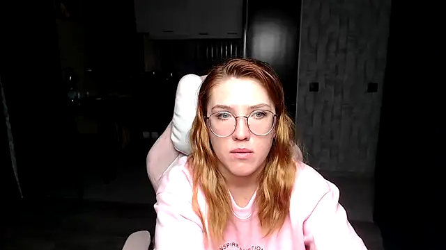 Reginasmilee online show from November 2025 01:37:01 AM