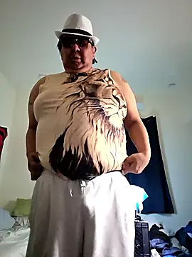 Snapshot of Show907 chatting on December 2025 05:18:02 PM Show907 online show from December 2025 05:18:02 PM