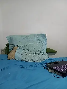 Snapshot of biglatin80 chatting on December 2025 05:27:02 AM biglatin80 online show from December 2025 05:27:02 AM