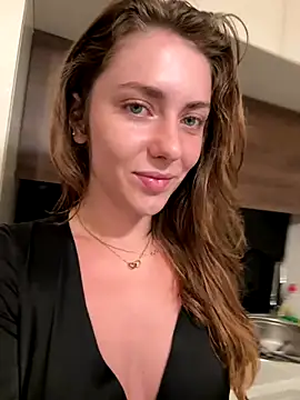 Snapshot of MariiD chatting on October 2025 05:50:02 AM MariiD online show from October 2025 05:50:02 AM