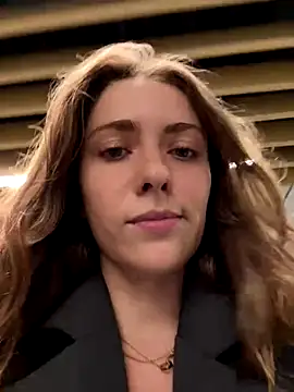 Snapshot of MariiD chatting on October 2025 12:17:01 PM MariiD online show from October 2025 12:17:01 PM