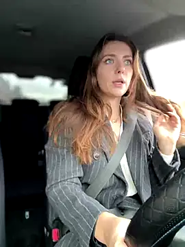 Snapshot of MariiD chatting on October 2025 08:29:02 AM MariiD online show from October 2025 08:29:02 AM