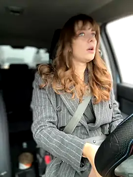 Snapshot of MariiD chatting on November 2025 08:59:01 AM MariiD online show from November 2025 08:59:01 AM