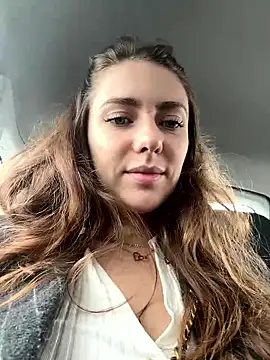 Snapshot of MariiD chatting on December 2025 09:03:01 AM MariiD online show from December 2025 09:03:01 AM