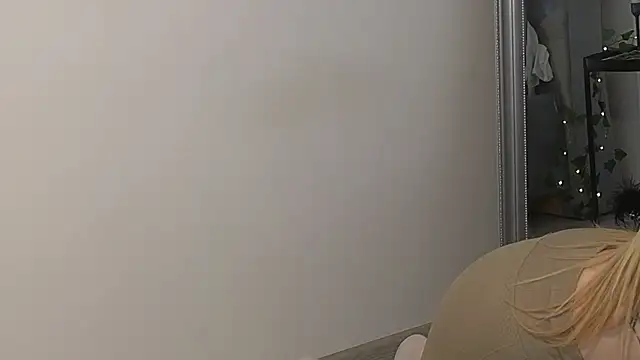 JuliaJuliette online show from February 2025 08:45:02 PM