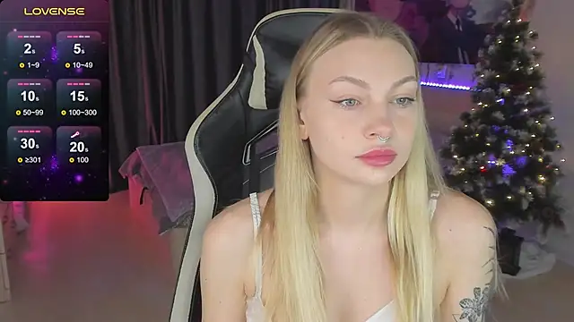 BiMolly online show from February 2025 12:17:02 AM