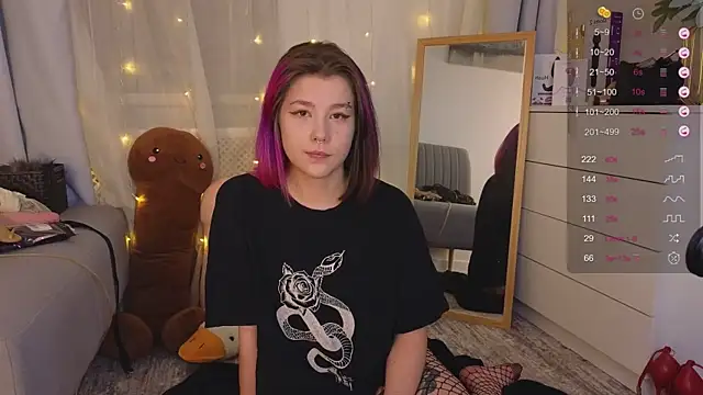 Mira Falls online show from December 2024 04:06:02 AM