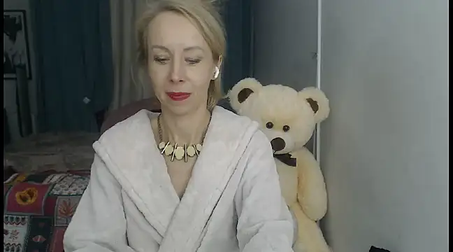 LuxuryNika online show from December 2024 05:19:01 PM
