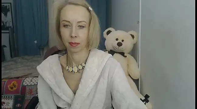 LuxuryNika online show from December 2024 03:44:01 PM