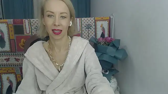 LuxuryNika online show from December 2024 02:37:02 PM
