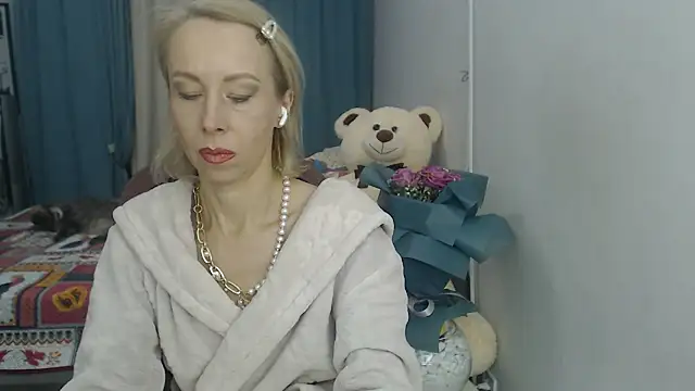 LuxuryNika online show from December 2024 02:49:02 PM