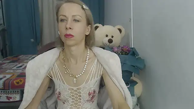 LuxuryNika online show from December 2024 07:19:02 PM