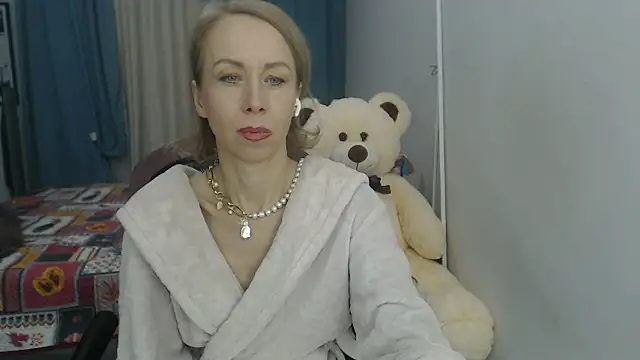 LuxuryNika online show from December 2024 08:01:02 PM