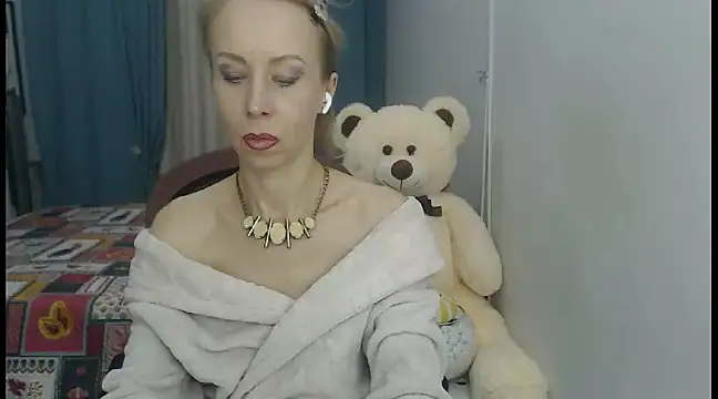 LuxuryNika online show from December 2024 06:05:01 PM
