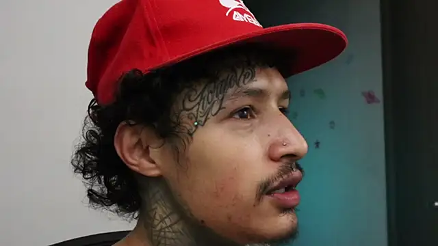 Snapshot of trieone chatting on October 2025 12:51:01 AM trieone online show from October 2025 12:51:01 AM