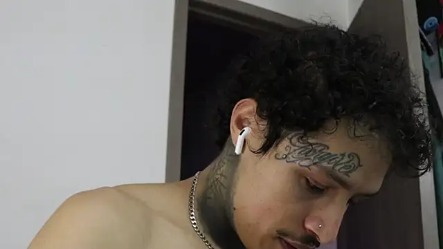 Snapshot of trieone chatting on October 2025 01:39:01 AM trieone online show from October 2025 01:39:01 AM