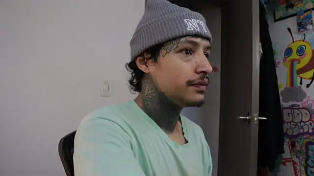 Snapshot of trieone chatting on December 2025 11:15:01 AM trieone online show from December 2025 11:15:01 AM