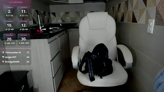 cristaaalclocks1 online show from February 2025 07:49:02 PM