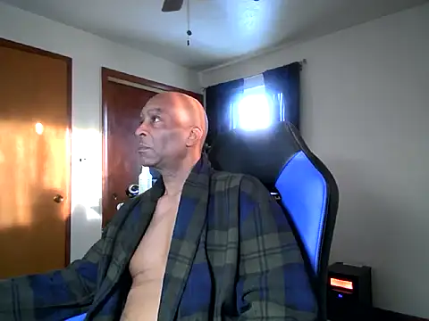 Snapshot of longdick4you8686 chatting on March 2025 12:37:01 PM longdick4you8686 online show from March 2025 12:37:01 PM
