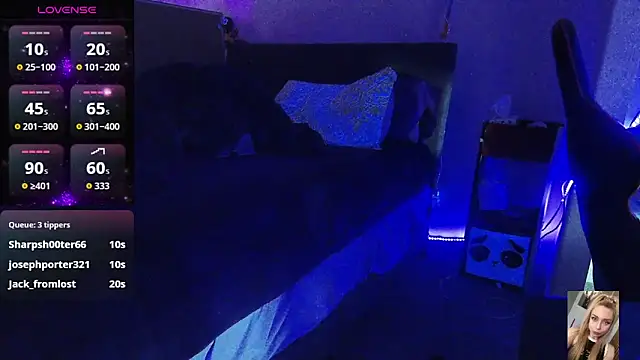 Blondiewithanass online show from December 2025 04:10:02 AM