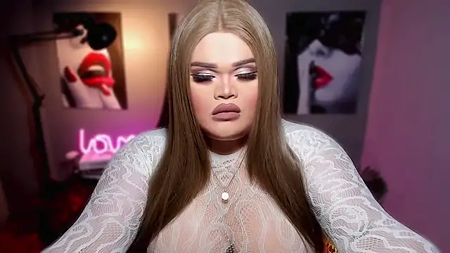 Snapshot of KarolinaThompson chatting on October 2025 04:57:02 AM KarolinaThompson online show from October 2025 04:57:02 AM