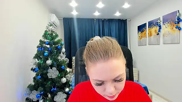 Strawberrye online show from December 2024 02:32:01 PM