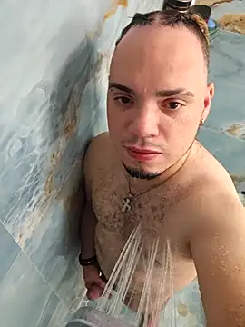 Snapshot of latinoflpr chatting on October 2025 12:22:01 AM latinoflpr online show from October 2025 12:22:01 AM