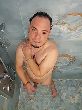 Snapshot of latinoflpr chatting on December 2025 05:13:01 AM latinoflpr online show from December 2025 05:13:01 AM