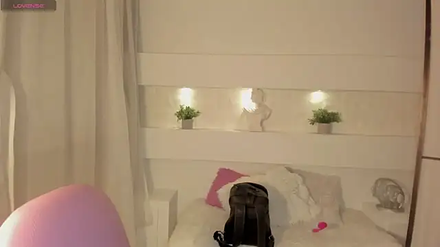 Snapshot of AshleyRoys chatting on January 2025 03:11:02 PM AshleyRoys online show from January 2025 03:11:02 PM