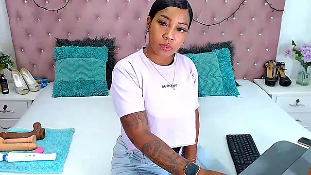CharlotteWilliams online show from February 2025 04:48:01 AM